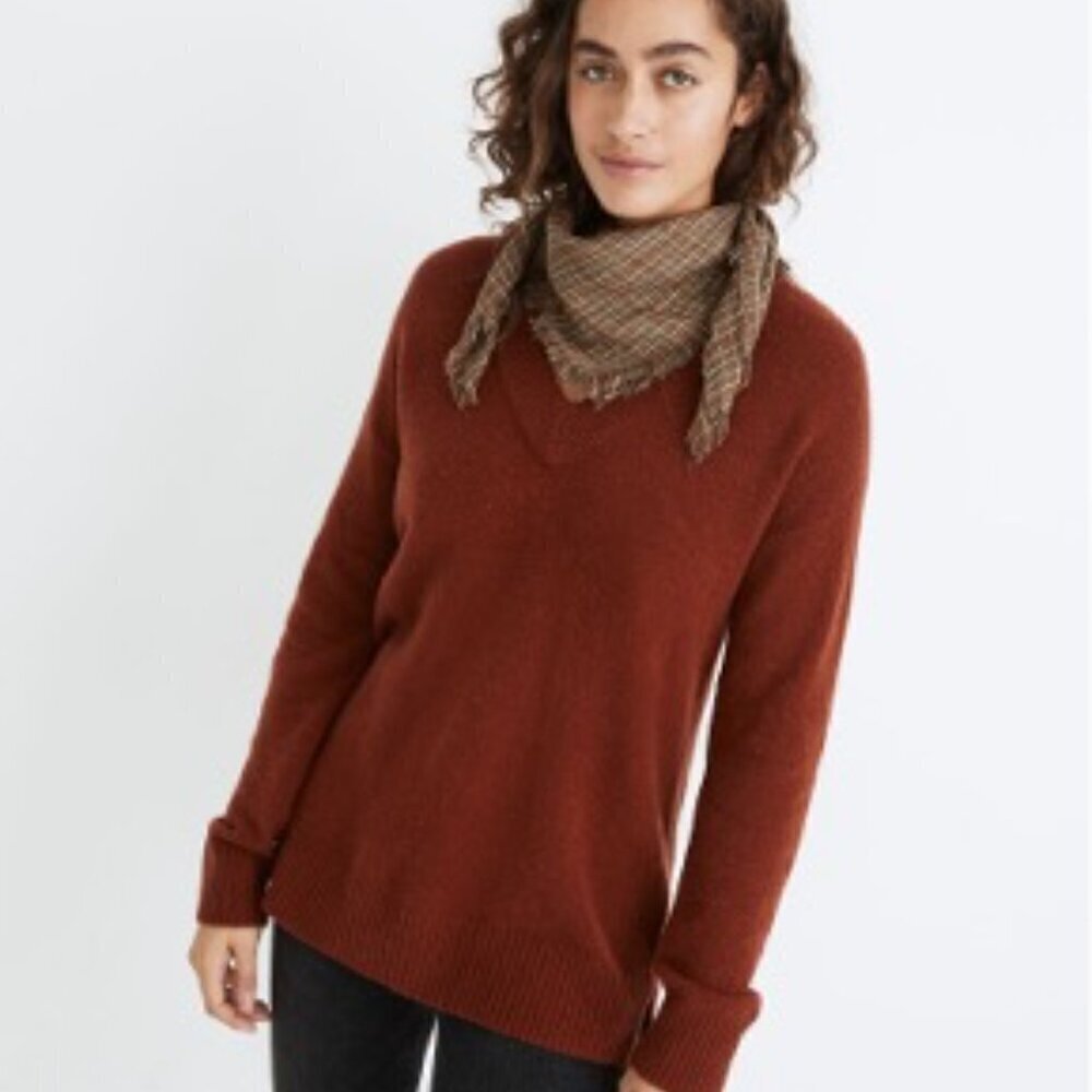 Madewell Bartlett V-neck Soft Wool oversized Sweater in Coziest Yarn Size Medium